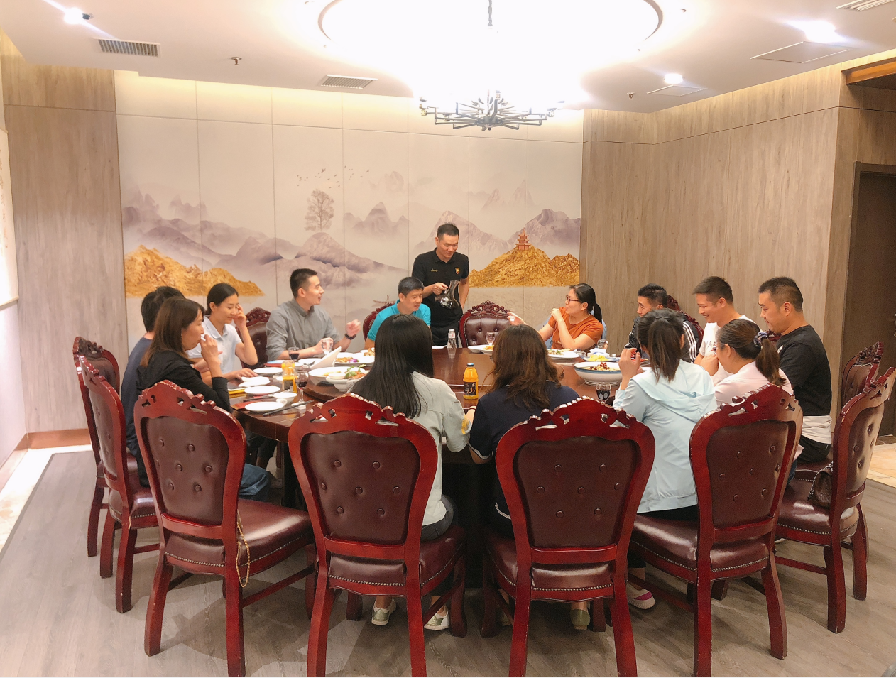 天正恒业全员齐聚 天正恒业全员齐聚